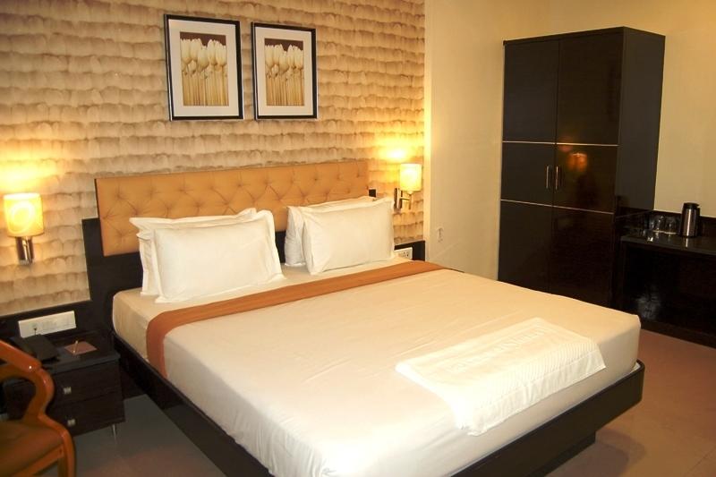 Hotel Vaishnavi-Delux